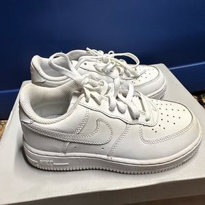 NIKE AIR FORCE 1s GS